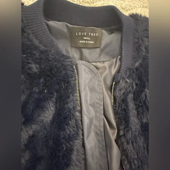 🤩🤩🤩🤩❄️❄️❄️☃️🎿⛷️ dark navy faux fur zip closure bomber jacket size s, worn 1x - Picture 5 of 7